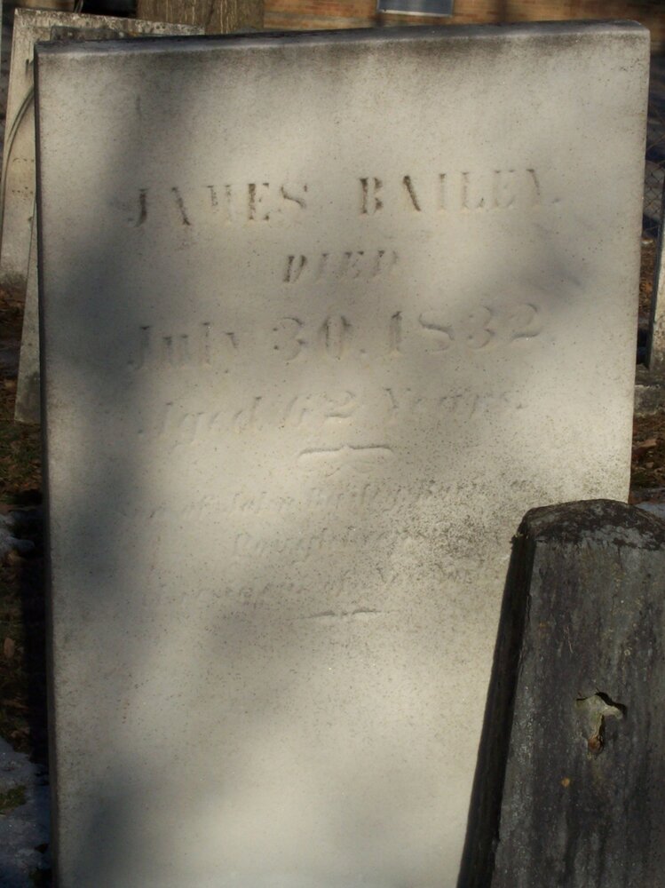 Picture of James Bailey's tombstone